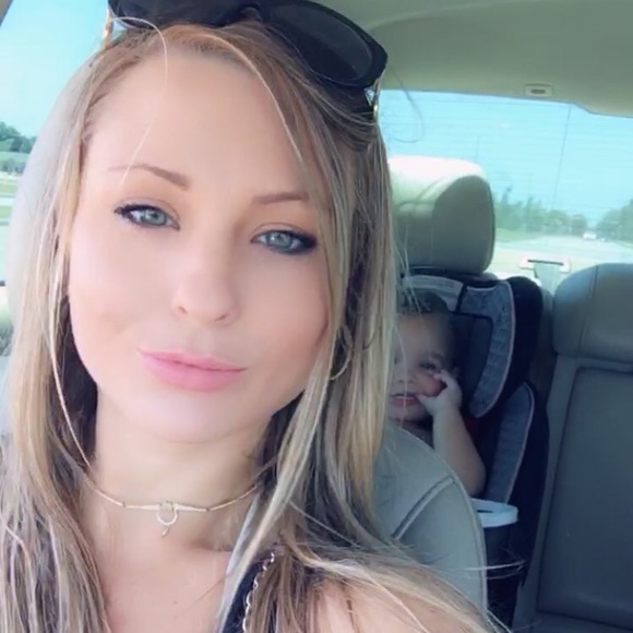 Meet your Posher, Jessica - Picture 1 of 1